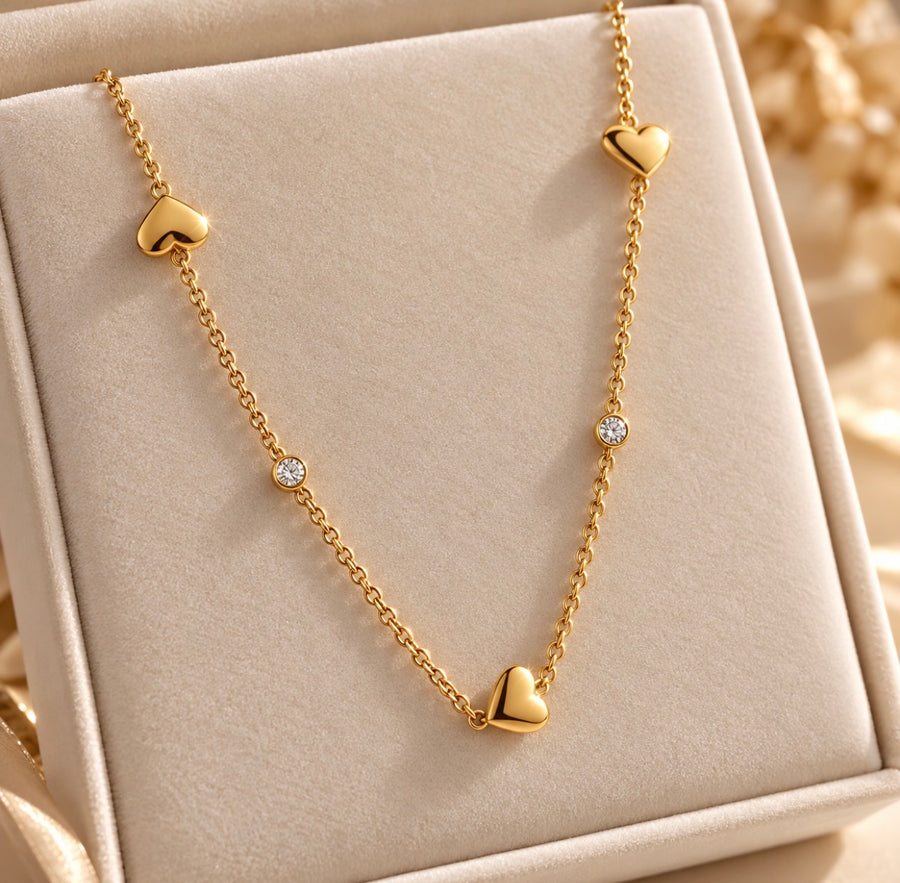 Amora Heart Necklace Gold